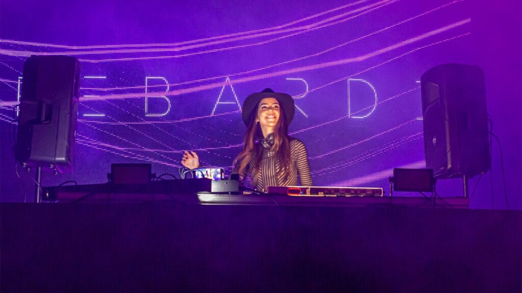 DJ, advogada e inspiração feminina: como Fe Bardi estreou como produtora em coletânea indicada ao Grammy