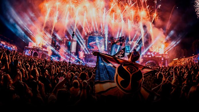 Tomorrowland anuncia ingressos extras e revela 'trailer misterioso de 2022'