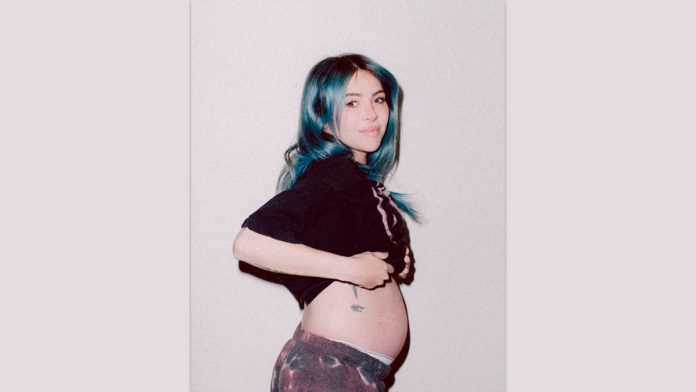 Alison Wonderland anuncia que está grávida: 'Surpresa! Baby Wonderland a caminho'